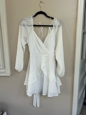 Francesca's Collections White Textured Wrap Dress with Tie